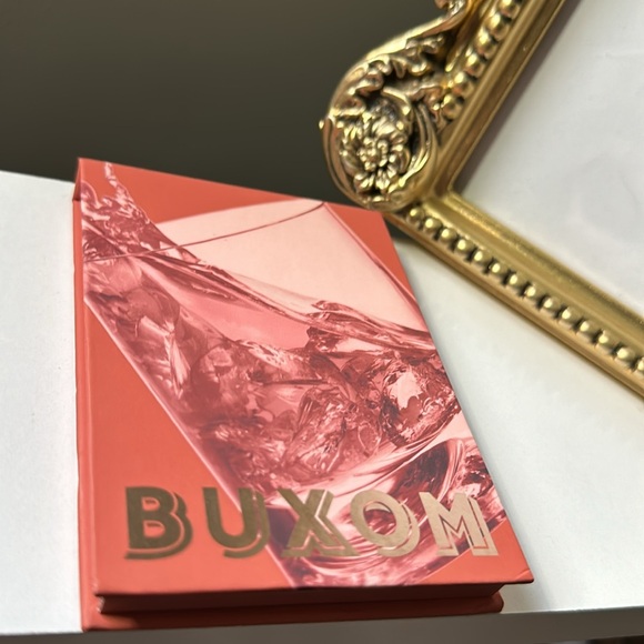 Buxom eye & cheek Palette - Picture 3 of 5